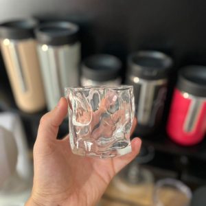 ماگ دفرمه طرح یخی سفید